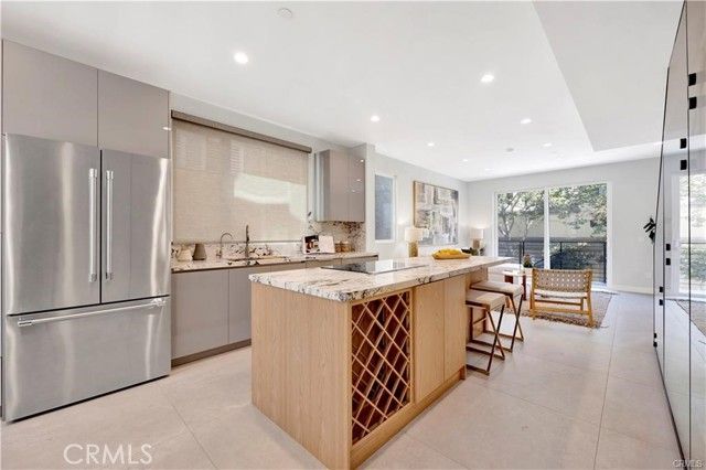 14570 Dickens Street, Sherman Oaks, CA 91403