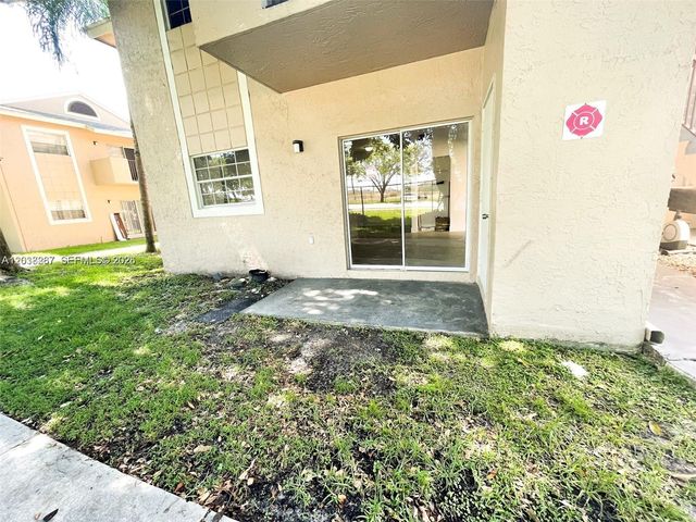 2421 NW 96th Ter 20I, Pembroke Pines, FL 33024