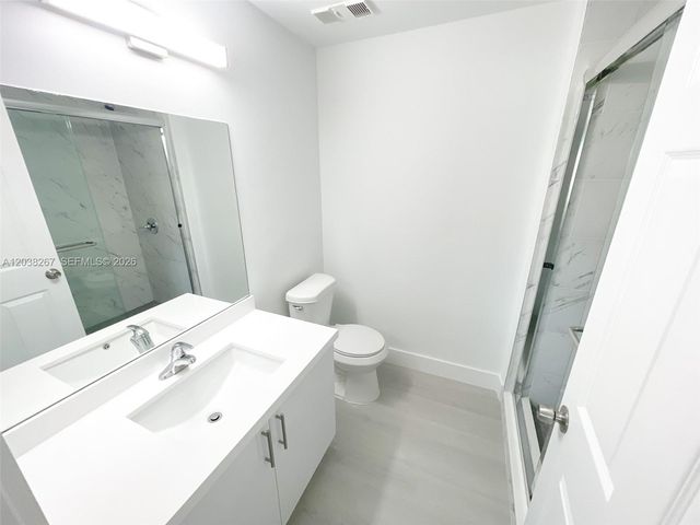 2421 NW 96th Ter 20I, Pembroke Pines, FL 33024