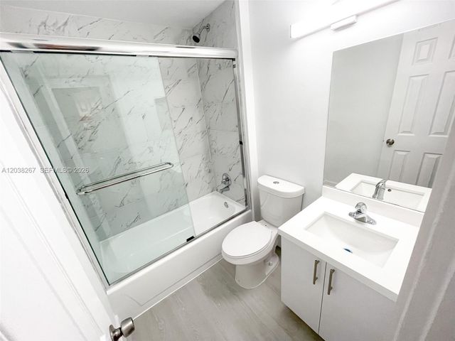 2421 NW 96th Ter 20I, Pembroke Pines, FL 33024