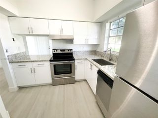 2421 NW 96th Ter 20I, Pembroke Pines, FL 33024