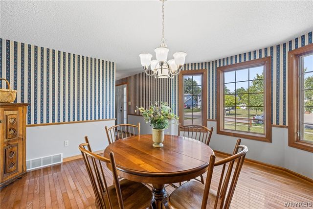 35 Signal Drive, Lancaster, NY 14086