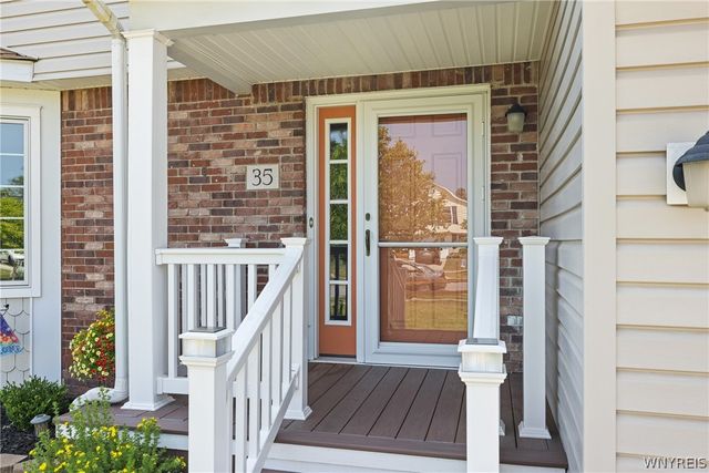 35 Signal Drive, Lancaster, NY 14086