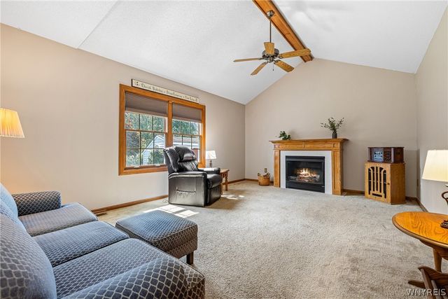 35 Signal Drive, Lancaster, NY 14086