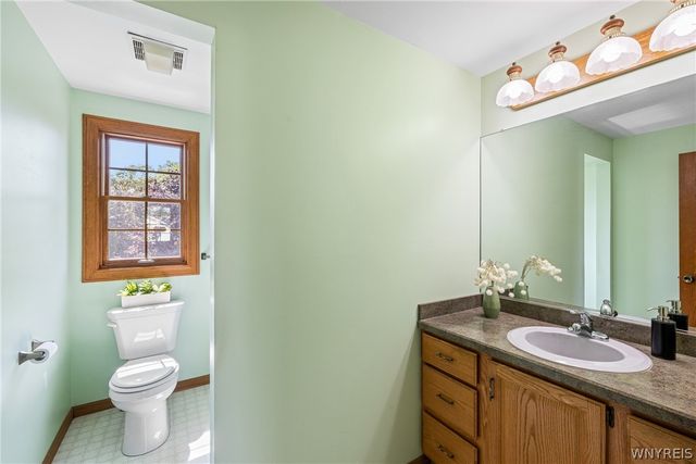 35 Signal Drive, Lancaster, NY 14086