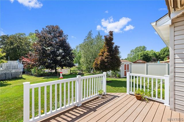 35 Signal Drive, Lancaster, NY 14086