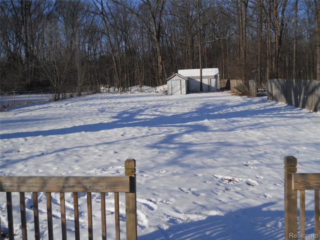 1064 Forest Avenue, Burton, MI 48509