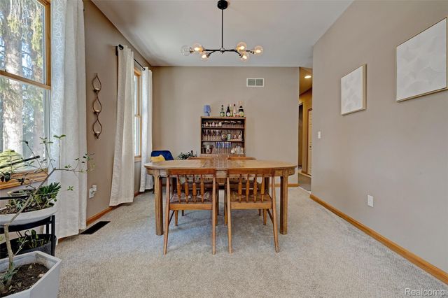 9619 Tree Top Court, Hamburg Township, MI 48169