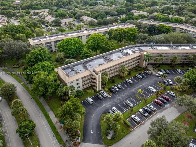 2303 Lucaya Ln E2, Coconut Creek, FL 33066