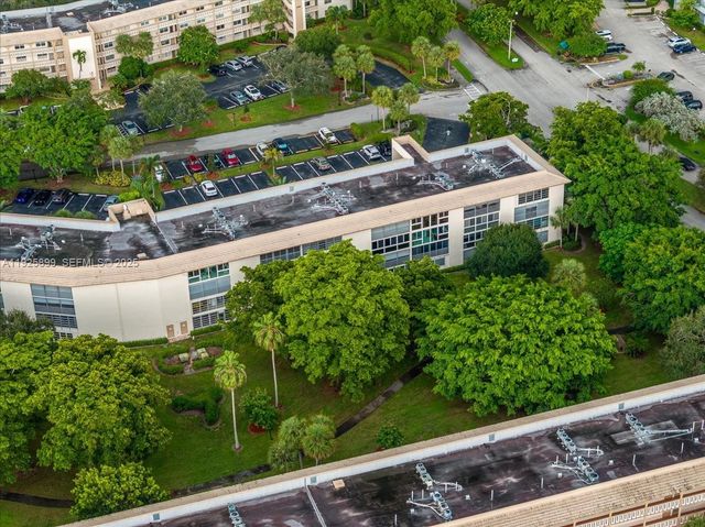 2303 Lucaya Ln E2, Coconut Creek, FL 33066