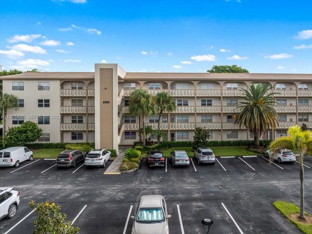 2303 Lucaya Ln E2, Coconut Creek, FL 33066
