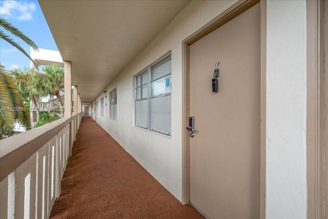 2303 Lucaya Ln E2, Coconut Creek, FL 33066