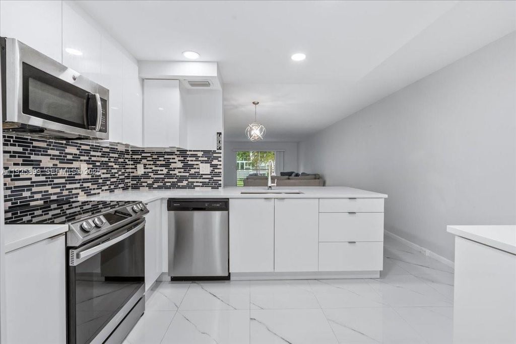 2303 Lucaya Ln E2, Coconut Creek, FL 33066