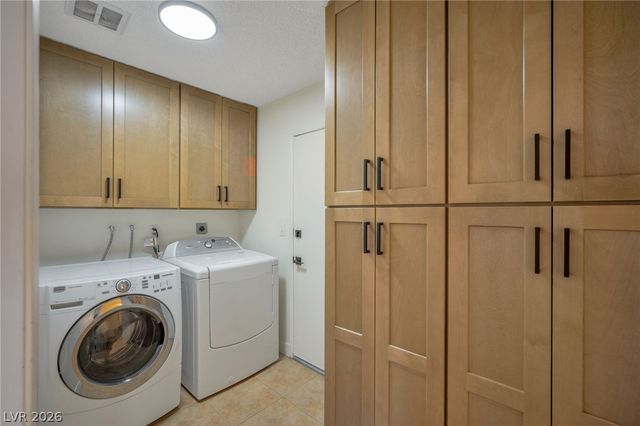 5279 Willowhaven Avenue, Las Vegas, NV 89120
