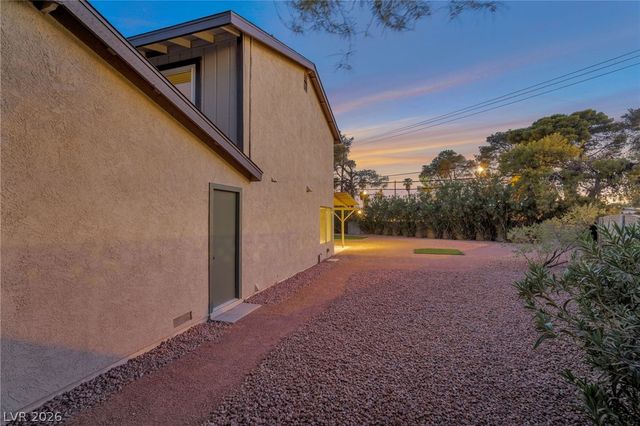 5279 Willowhaven Avenue, Las Vegas, NV 89120