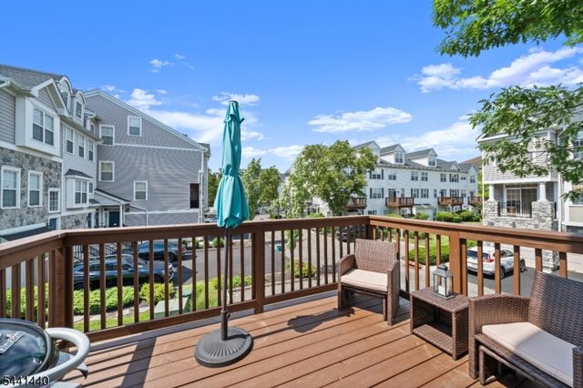 177 Winchester Ct, Clifton City, NJ 07013