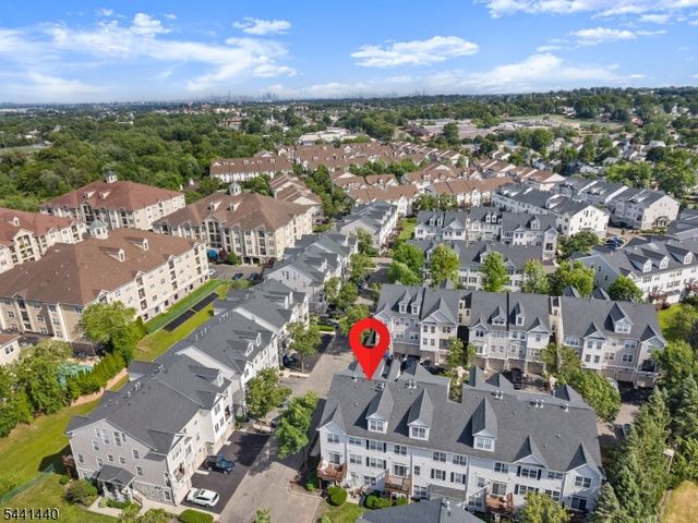 177 Winchester Ct, Clifton City, NJ 07013