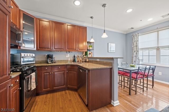 177 Winchester Ct, Clifton City, NJ 07013