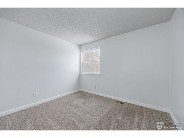 1029 Townley Cir, Longmont, CO 80501