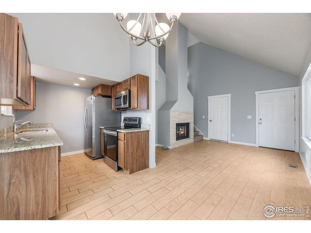 1029 Townley Cir, Longmont, CO 80501
