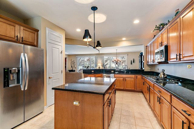 12234 Arlington Drive, Huntley, IL 60142