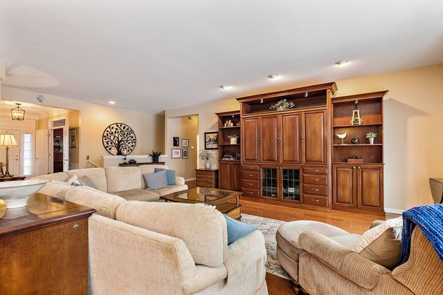 12234 Arlington Drive, Huntley, IL 60142