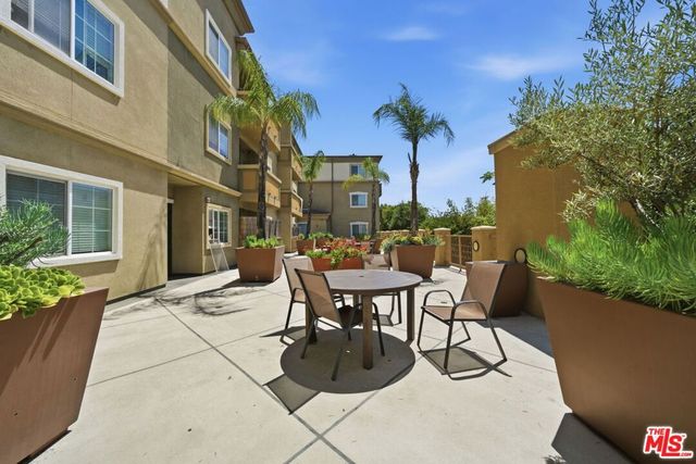 1408 W WASHINGTON Boulevard 202, Los Angeles, CA 90007