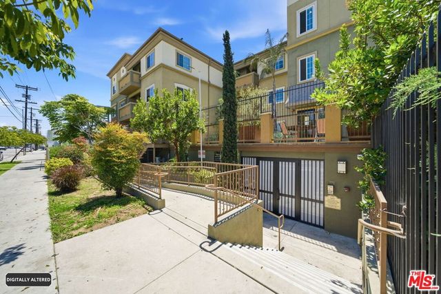 1408 W WASHINGTON Boulevard 202, Los Angeles, CA 90007