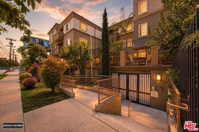 1408 W WASHINGTON Boulevard 202, Los Angeles, CA 90007