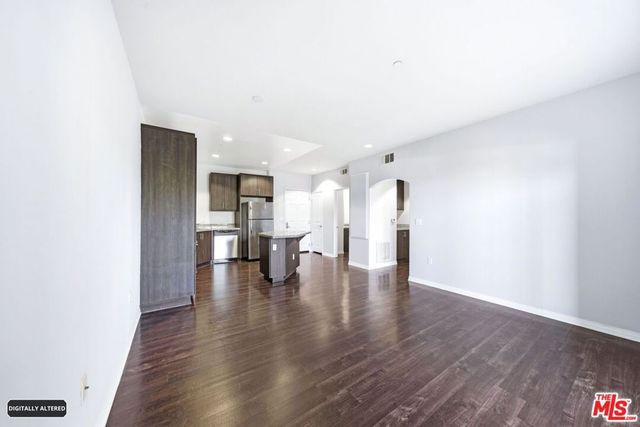 1408 W WASHINGTON Boulevard 202, Los Angeles, CA 90007