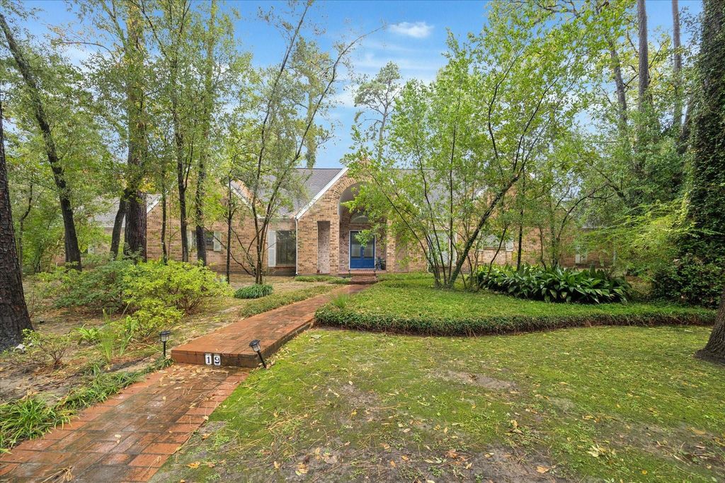 19 Thornhill Oaks Drive, Houston, TX 77015