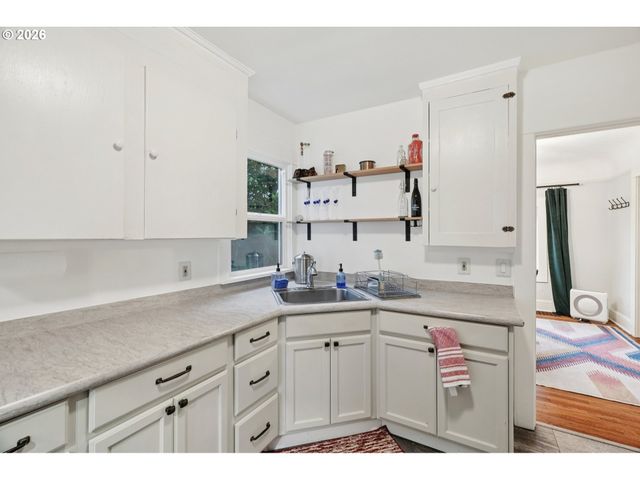 7 Se 52ND Ave, Portland, OR 97215