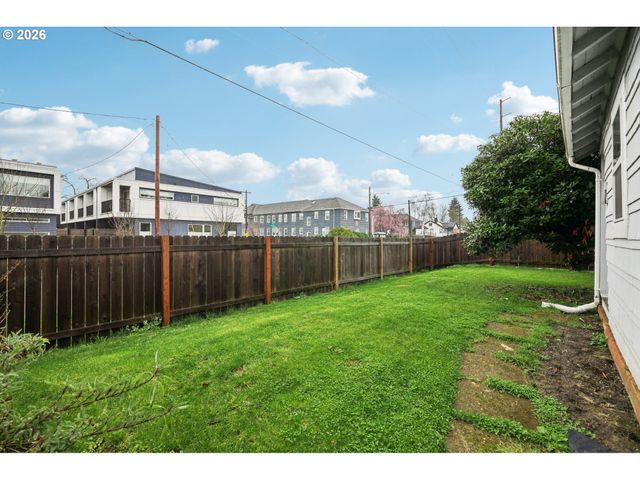 7 Se 52ND Ave, Portland, OR 97215