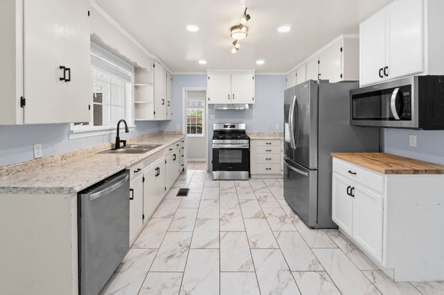 3 Fairhills Circle, Little Rock, AR 72205