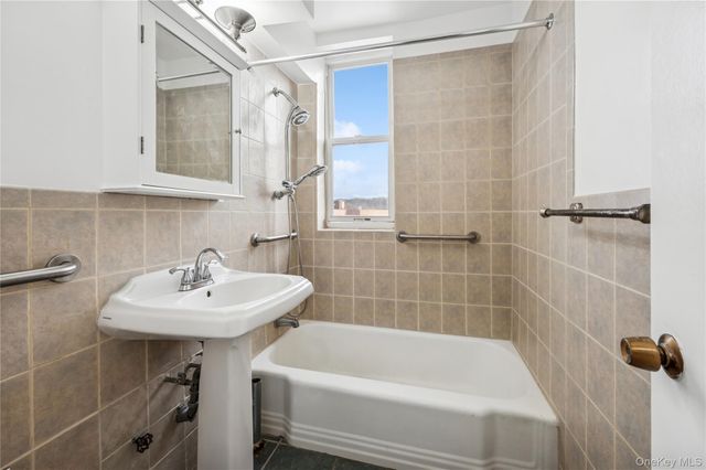 5730 Mosholu Avenue 5F, Bronx, NY 10471