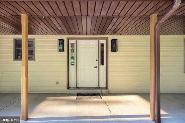 2429 TALL OAK LN, Glenville, PA 17329