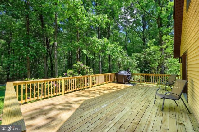 2429 TALL OAK LN, Glenville, PA 17329
