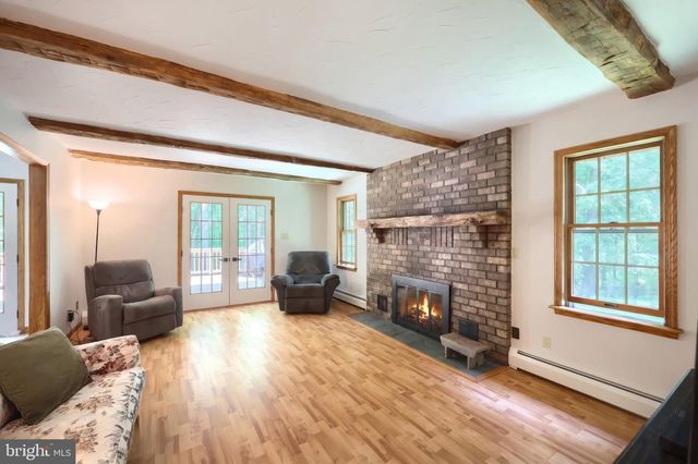2429 TALL OAK LN, Glenville, PA 17329