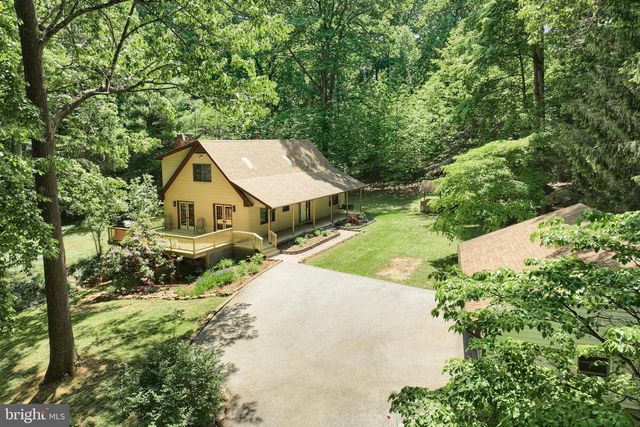 2429 TALL OAK LN, Glenville, PA 17329