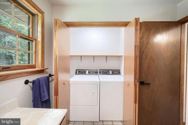 2429 TALL OAK LN, Glenville, PA 17329