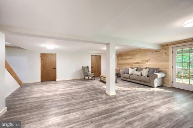 2429 TALL OAK LN, Glenville, PA 17329
