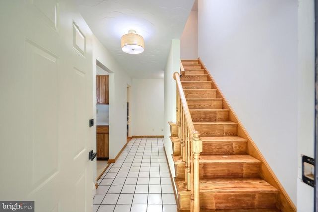 2429 TALL OAK LN, Glenville, PA 17329