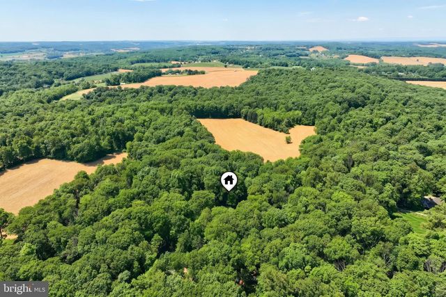 2429 TALL OAK LN, Glenville, PA 17329