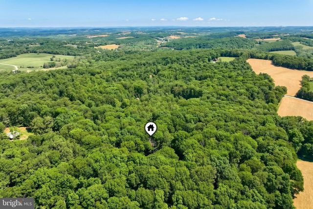 2429 TALL OAK LN, Glenville, PA 17329