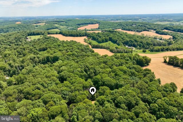 2429 TALL OAK LN, Glenville, PA 17329