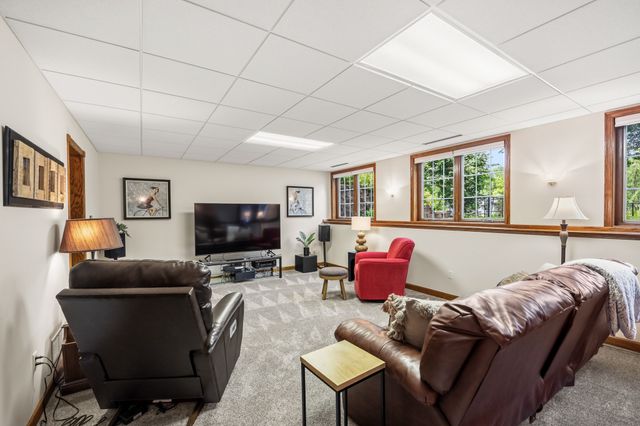 5756 Wentworth None, Johnston, IA 50131