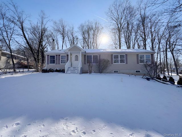 3 Glade Road, Poughkeepsie, NY 12601