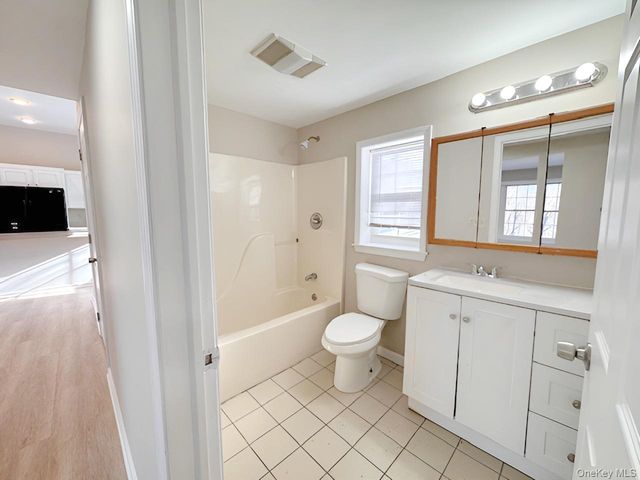 3 Glade Road, Poughkeepsie, NY 12601