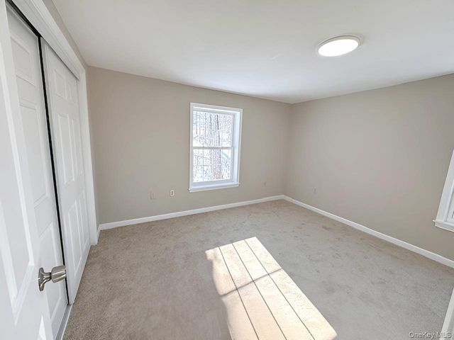 3 Glade Road, Poughkeepsie, NY 12601