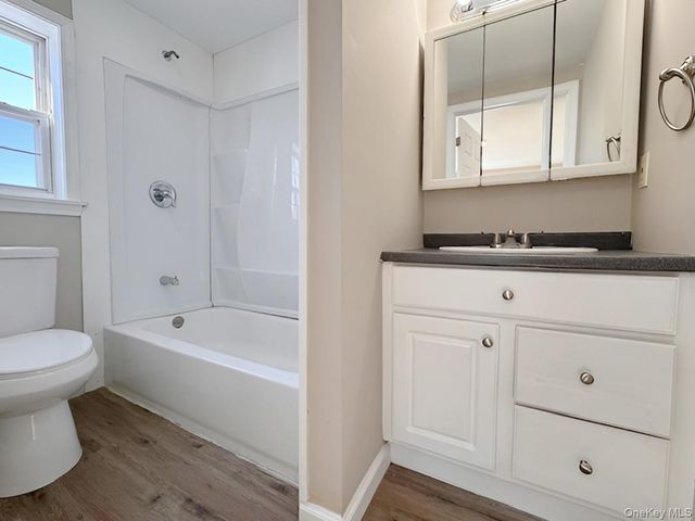 3 Glade Road, Poughkeepsie, NY 12601